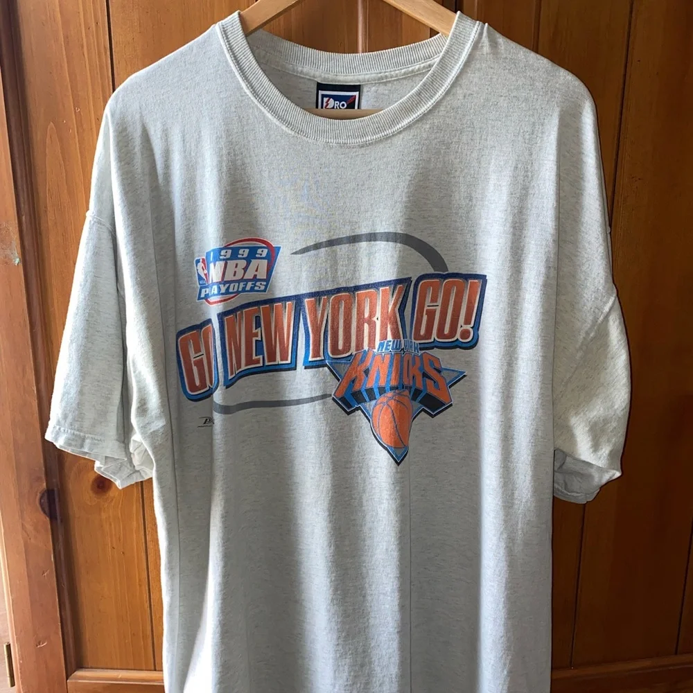 Vintage 90’s NBA 1999 New York Knicks Playoffs Champions Graphic Tee Brunson 26 - Picture 2 of 6